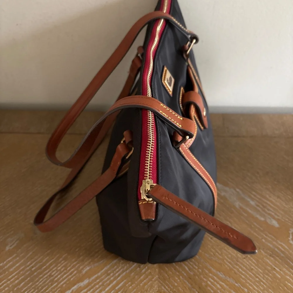 Dooney & Bourke Wayfarer Black Nylon/ Leather Top Zip Tote Handbag - Picture 4 of 6